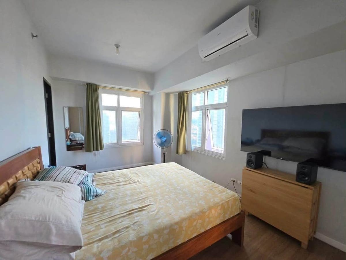 For Lease: Fully Furnished 1 Bedroom Unit with balcony at Two Serendra, BGC - photo 3