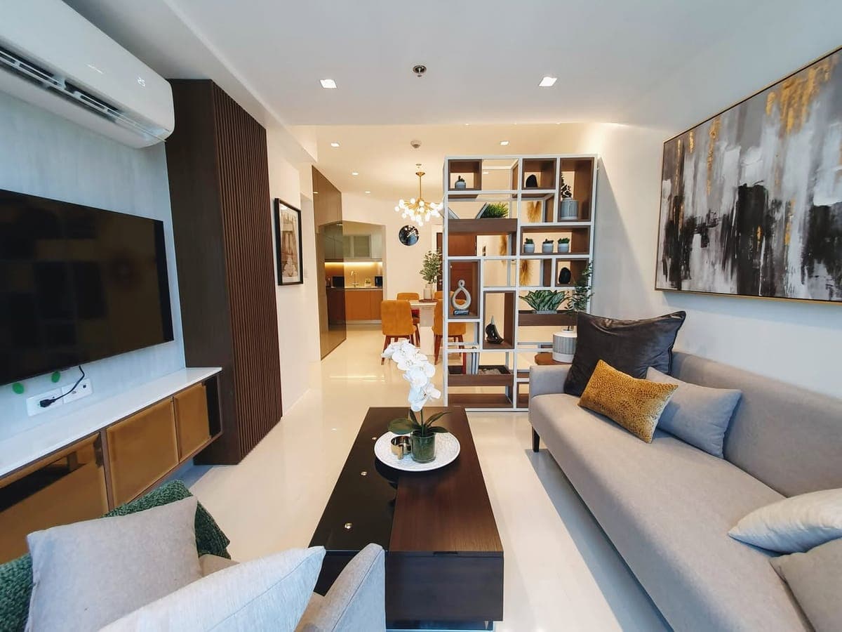 FOR LEASE: 𝗨𝗽𝘁𝗼𝘄𝗻 𝗥𝗶𝘁𝘇 𝗥𝗲𝘀𝗶𝗱𝗲𝗻𝗰𝗲𝘀 𝟮𝗕𝗥 + 𝗠𝗮𝗶𝗱'𝘀 𝗥𝗼𝗼𝗺 𝘄𝗶𝘁𝗵 𝗣𝗮𝗿𝗸𝗶𝗻𝗴 - photo 4