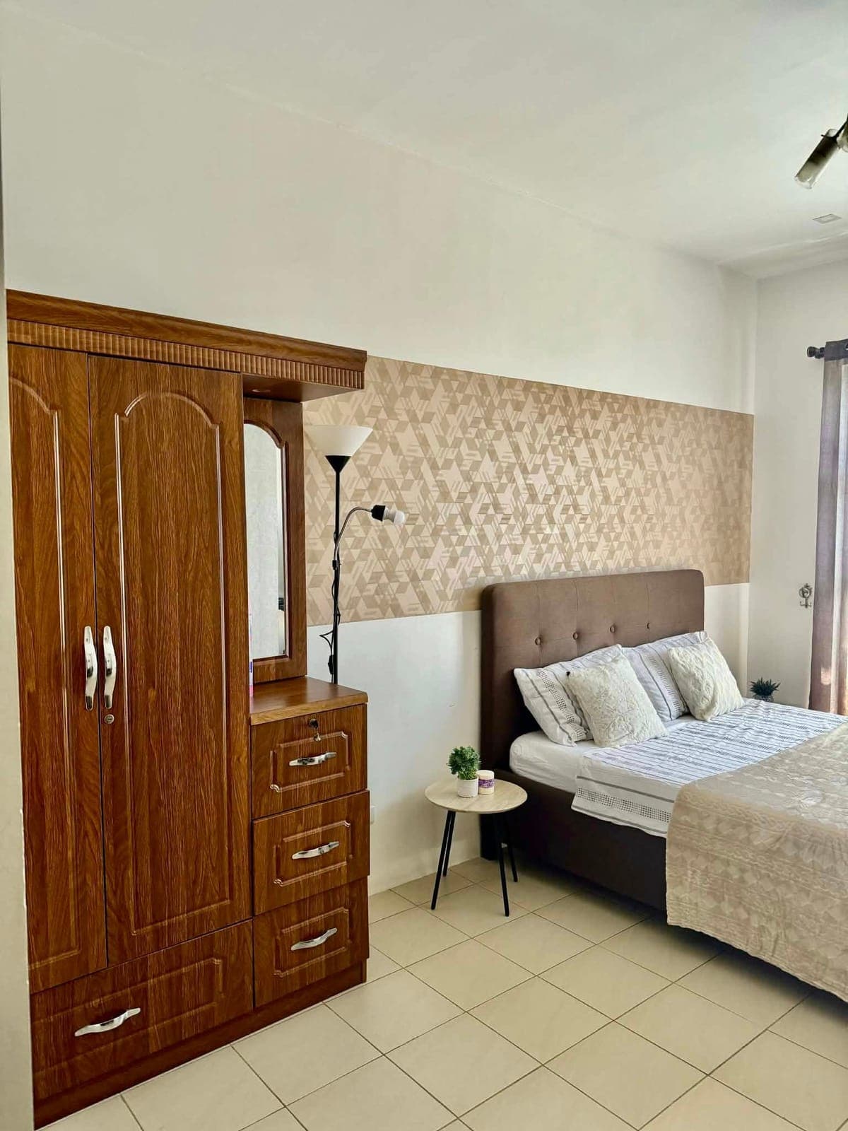 For Rent in The Trillium Residences - photo 3