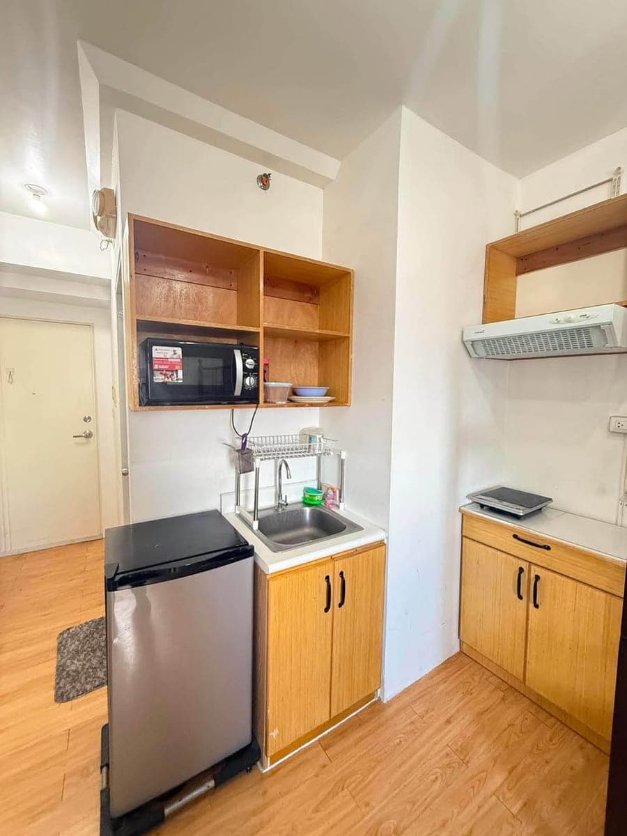 Studio Condo Unit for Rent - photo 3