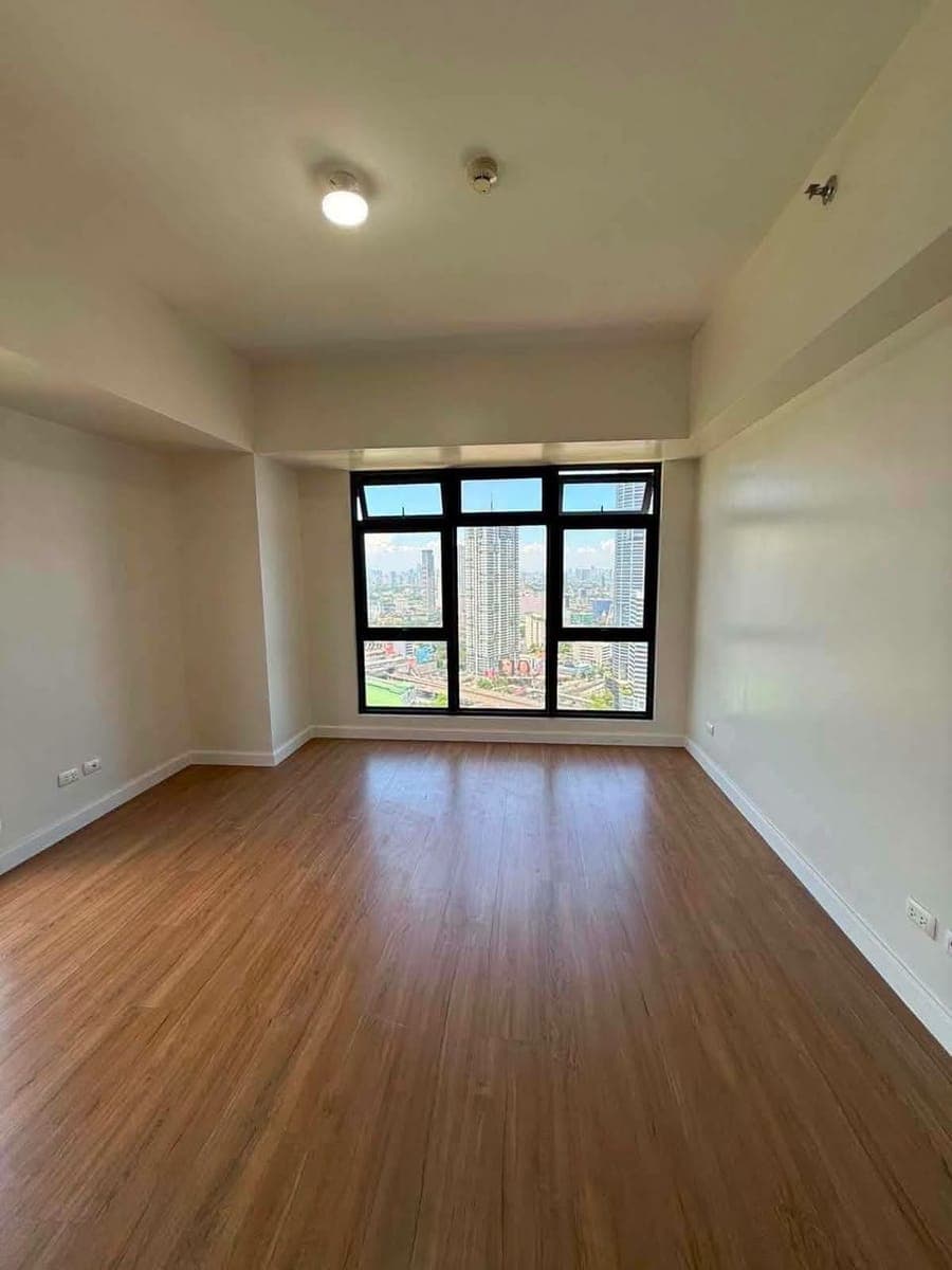 FOR LEASE - photo 1