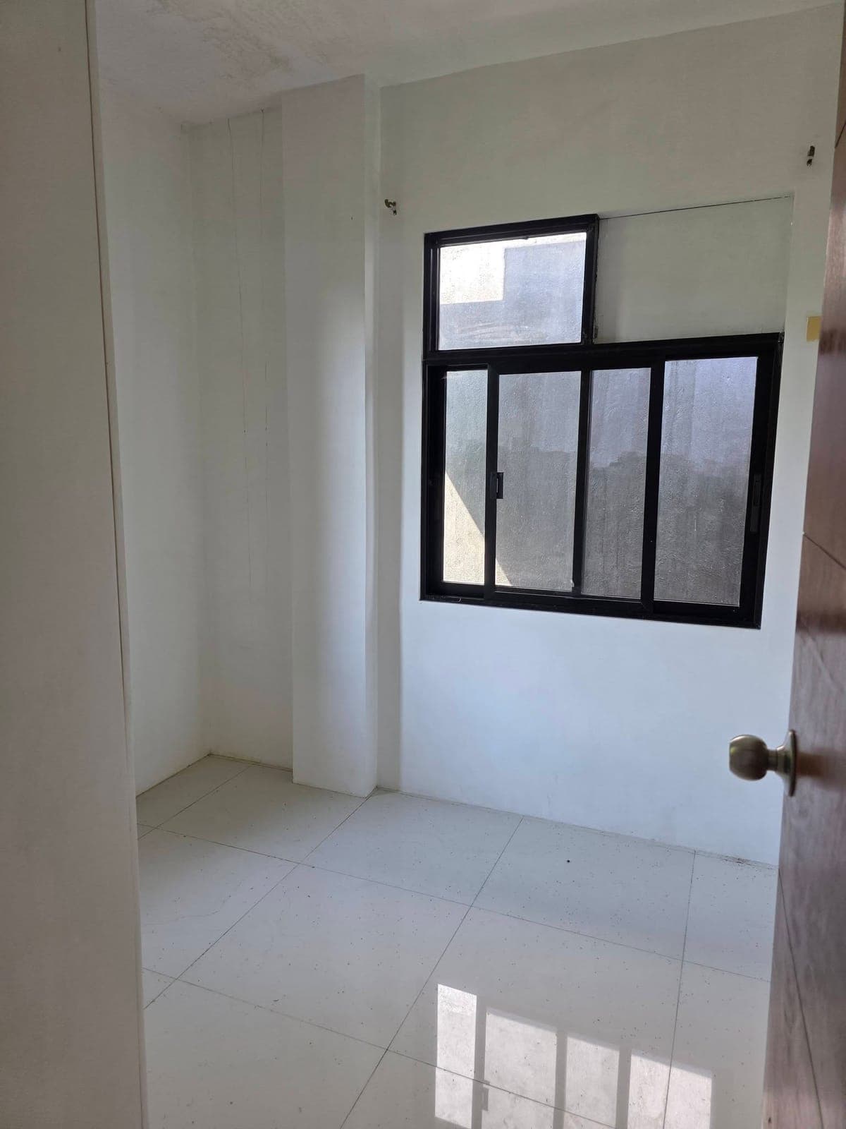 Unfurnished house inside subdivision in Tawason for long term RENT! - photo 2
