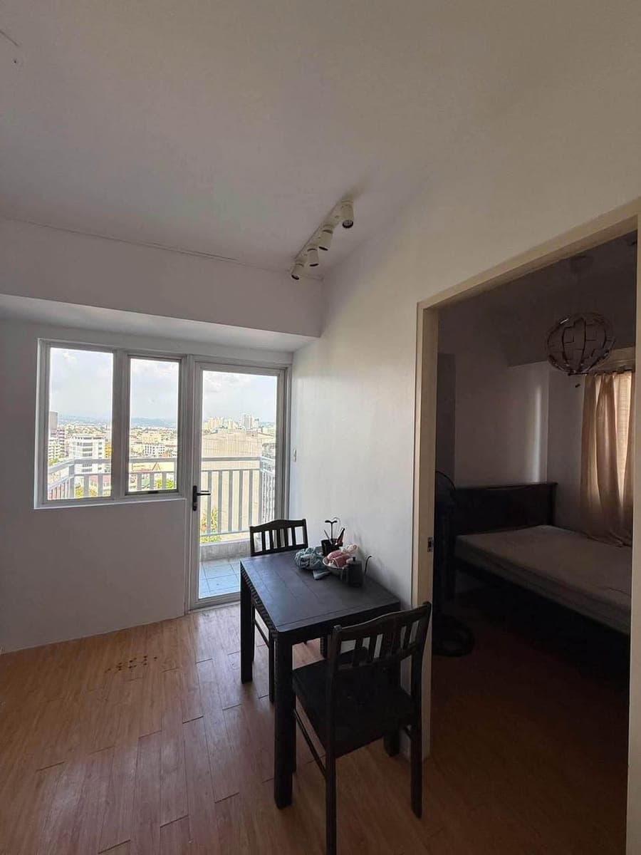 1 Bedroom Condo Unit w/ Balcony for Rent - photo 2