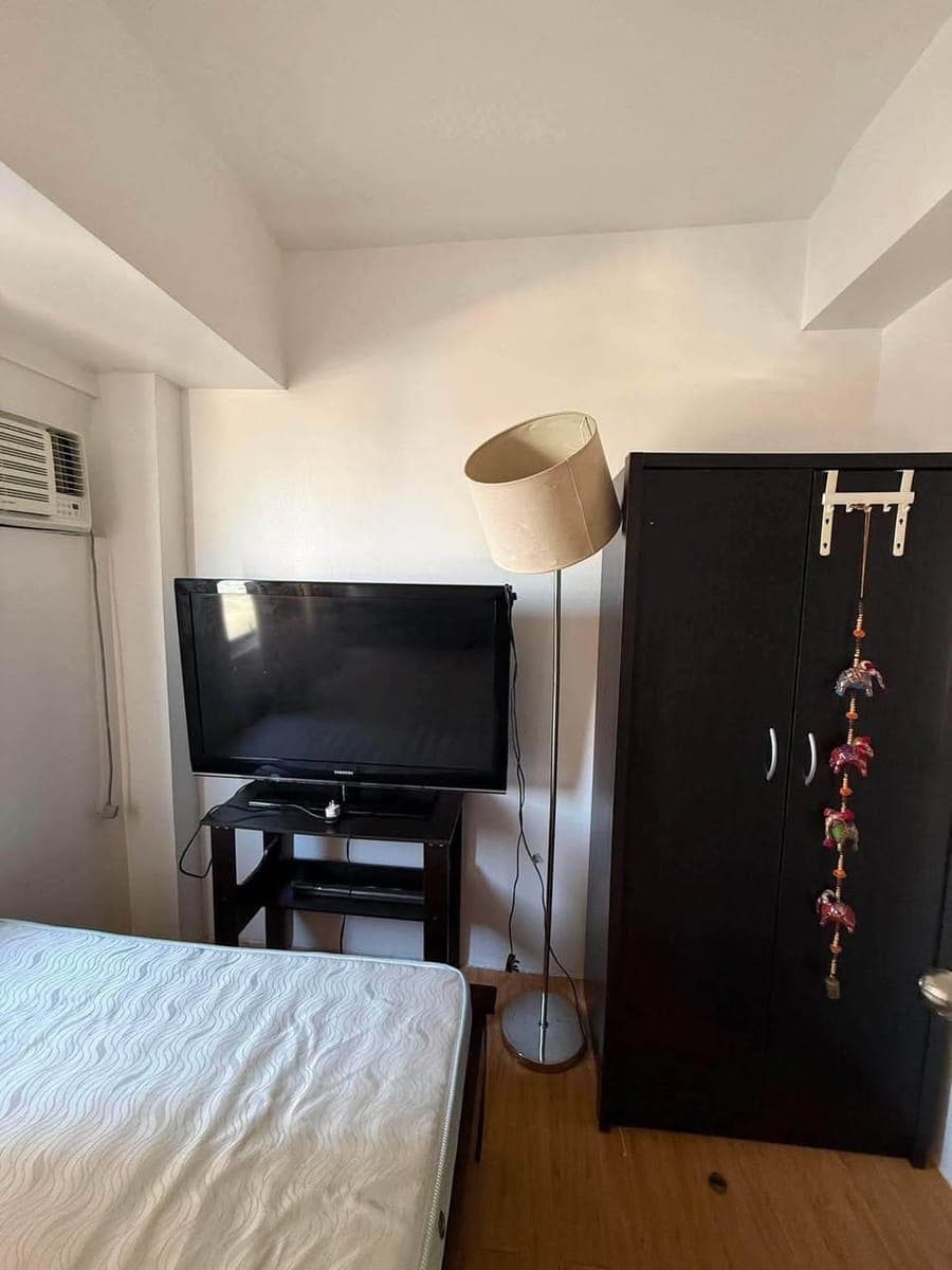 1 Bedroom Condo Unit w/ Balcony for Rent - photo 4