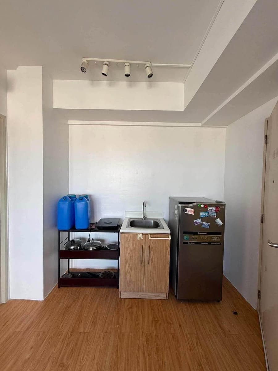 1 Bedroom Condo Unit w/ Balcony for Rent - photo 5