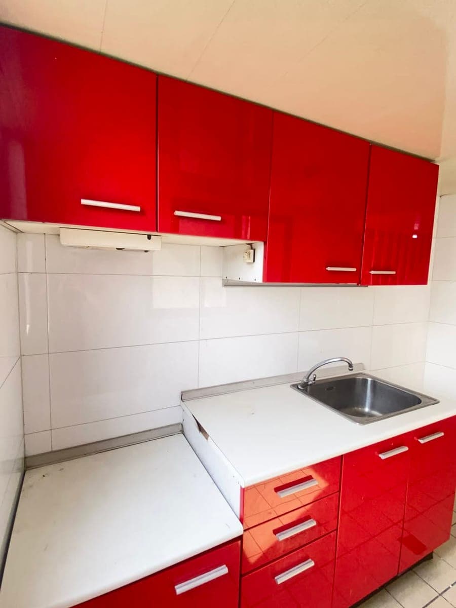 # **2 Bedroom unit w Balcony for rent.** - photo 4