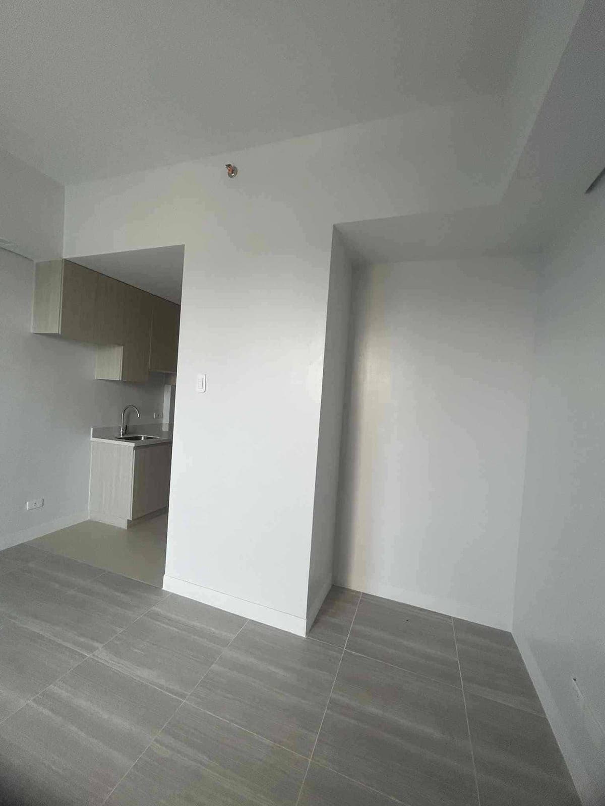 𝗙𝗢𝗥 𝗥𝗘𝗡𝗧 | ₱𝟯𝟬,𝟬𝟬𝟬/𝗺𝗼 | 𝗦𝘁𝘂𝗱𝗶𝗼 + 𝗣𝗮𝗿𝗸𝗶𝗻𝗴 - photo 5