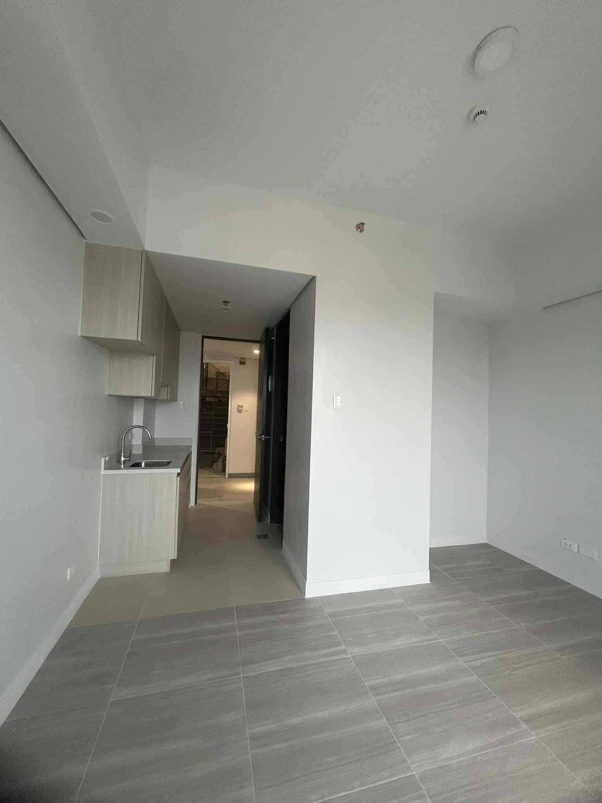 𝗙𝗢𝗥 𝗥𝗘𝗡𝗧 | ₱𝟯𝟬,𝟬𝟬𝟬/𝗺𝗼 | 𝗦𝘁𝘂𝗱𝗶𝗼 + 𝗣𝗮𝗿𝗸𝗶𝗻𝗴 - photo 9