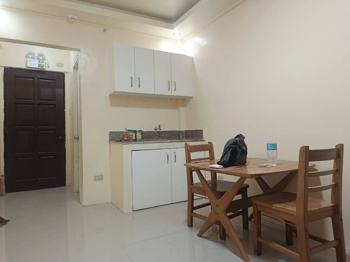 Familia Apartment Springside Condo for rent - photo 1