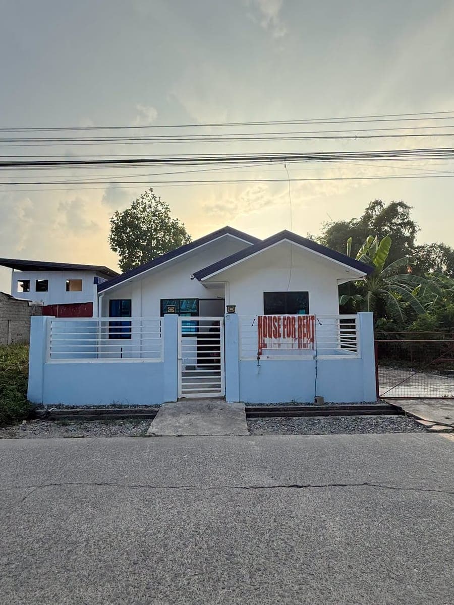 🏠 **HOUSE FOR RENT** - photo 1