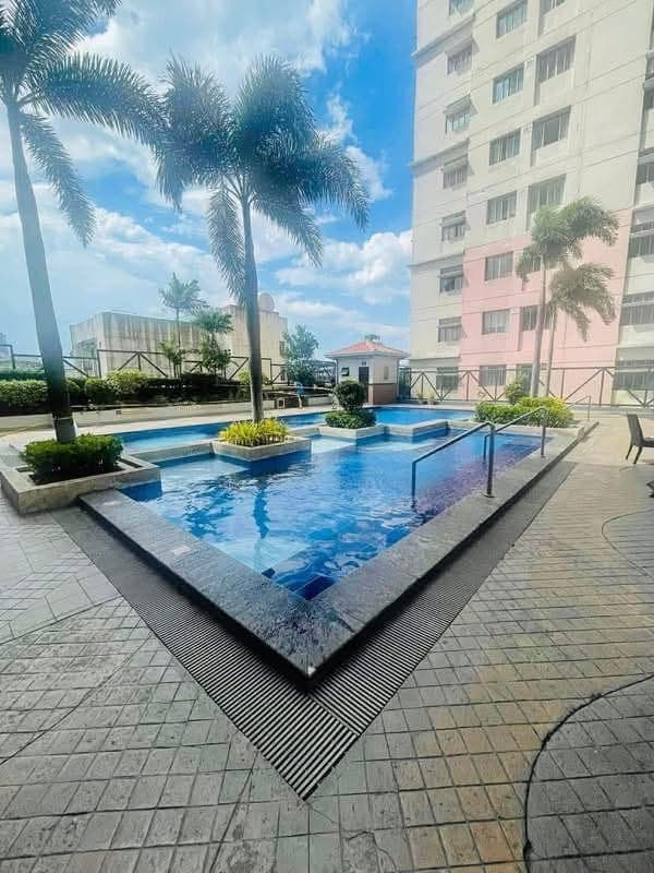 CONDO FOR RENT 2 BEDROOMS FULLY FURNISHED W/ SWIMMING POOL, GYM & PLAYPlace - photo 1