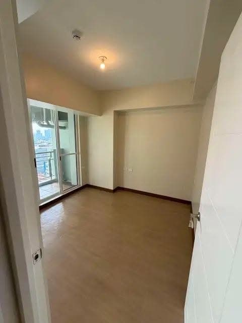 𝐅𝐎𝐑 𝐑𝐄𝐍𝐓: 2BR Bare Unit at DMCI The Oriana, Quezon City - photo 2