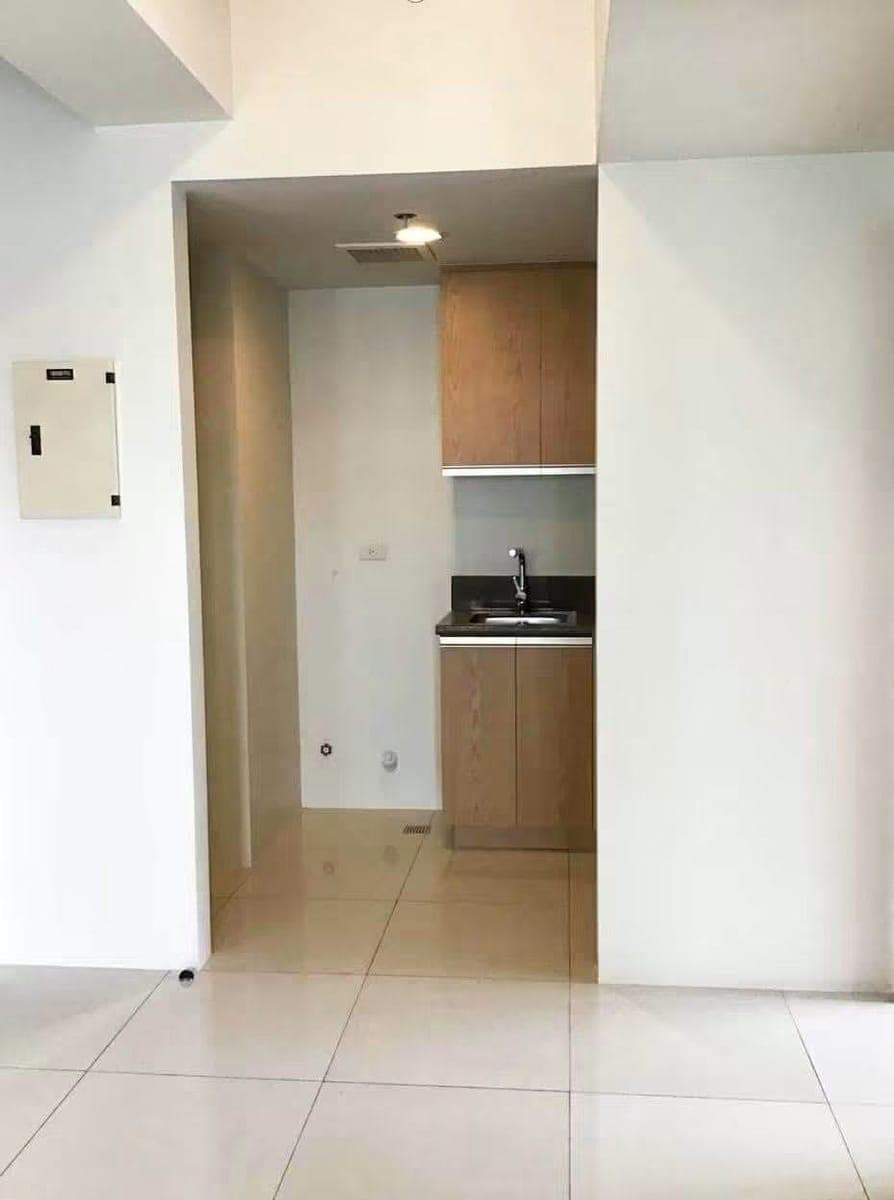 For Rent 2BR in Madison Park West BGC (ER1812) - photo 1