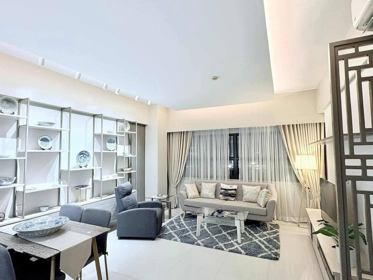 Fully Furnished 2BR Condo for Rent – VERY NEAR TO AYALA CENTER ‼️ - photo 1