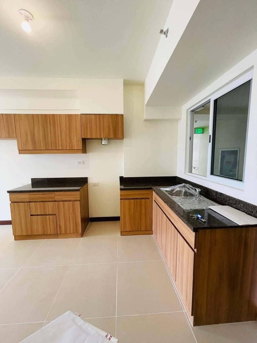 𝐅𝐎𝐑 𝐑𝐄𝐍𝐓: 2BR Bare Korean Cut Unit with Parking at DMCI Alder Residences, Acacia Estates, Taguig City - photo 3