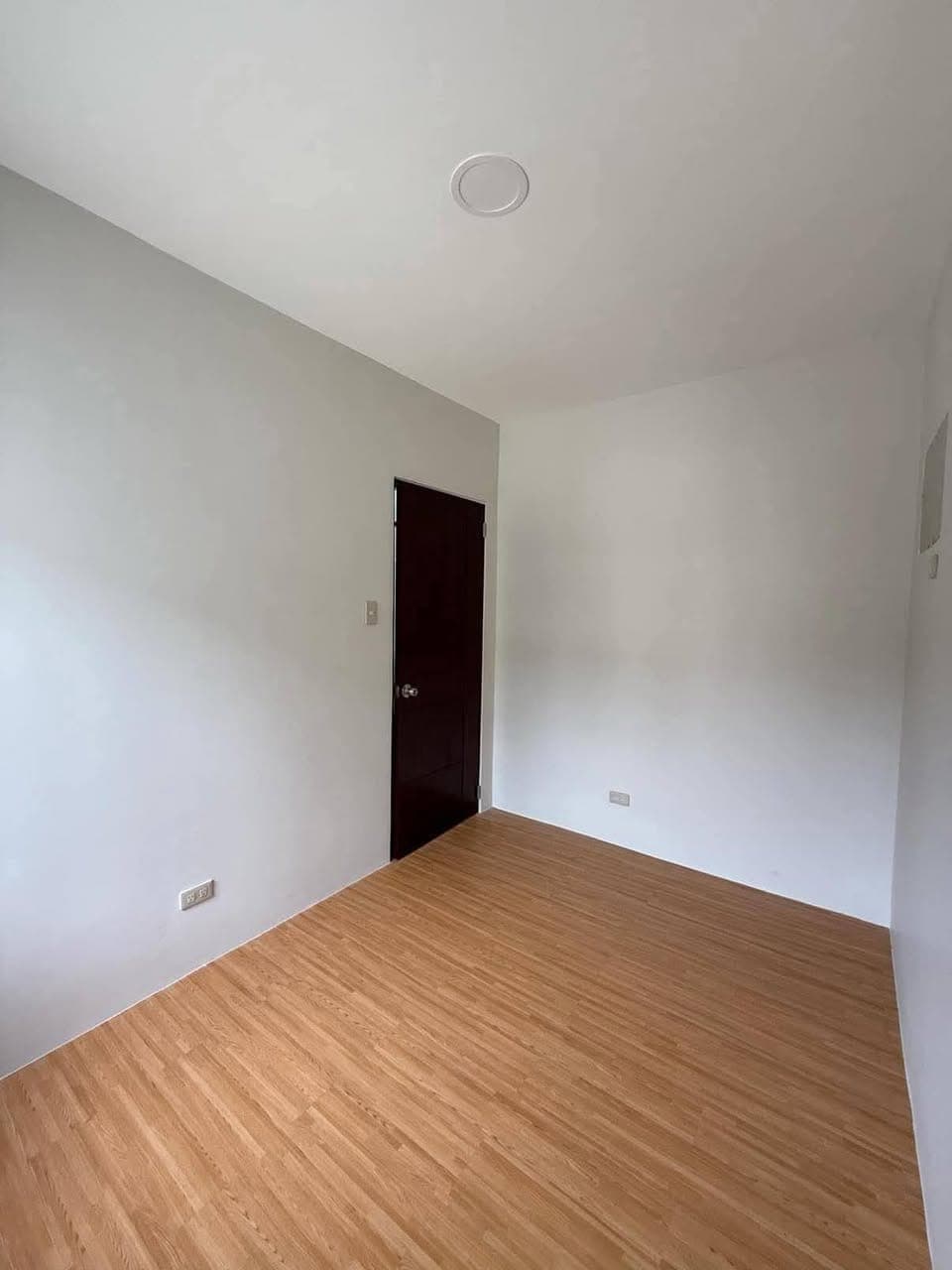🏡 FOR RENT: Single Detached Corner House with Balcony - photo 4