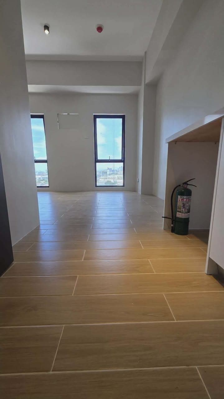 Small Office Home Office condo unit for monthly to long-term rental‼️ - photo 1