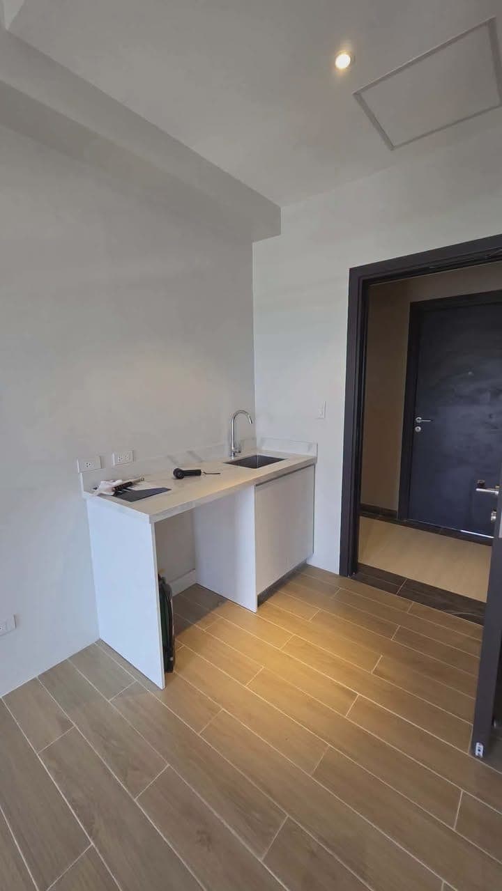 Small Office Home Office condo unit for monthly to long-term rental‼️ - photo 5