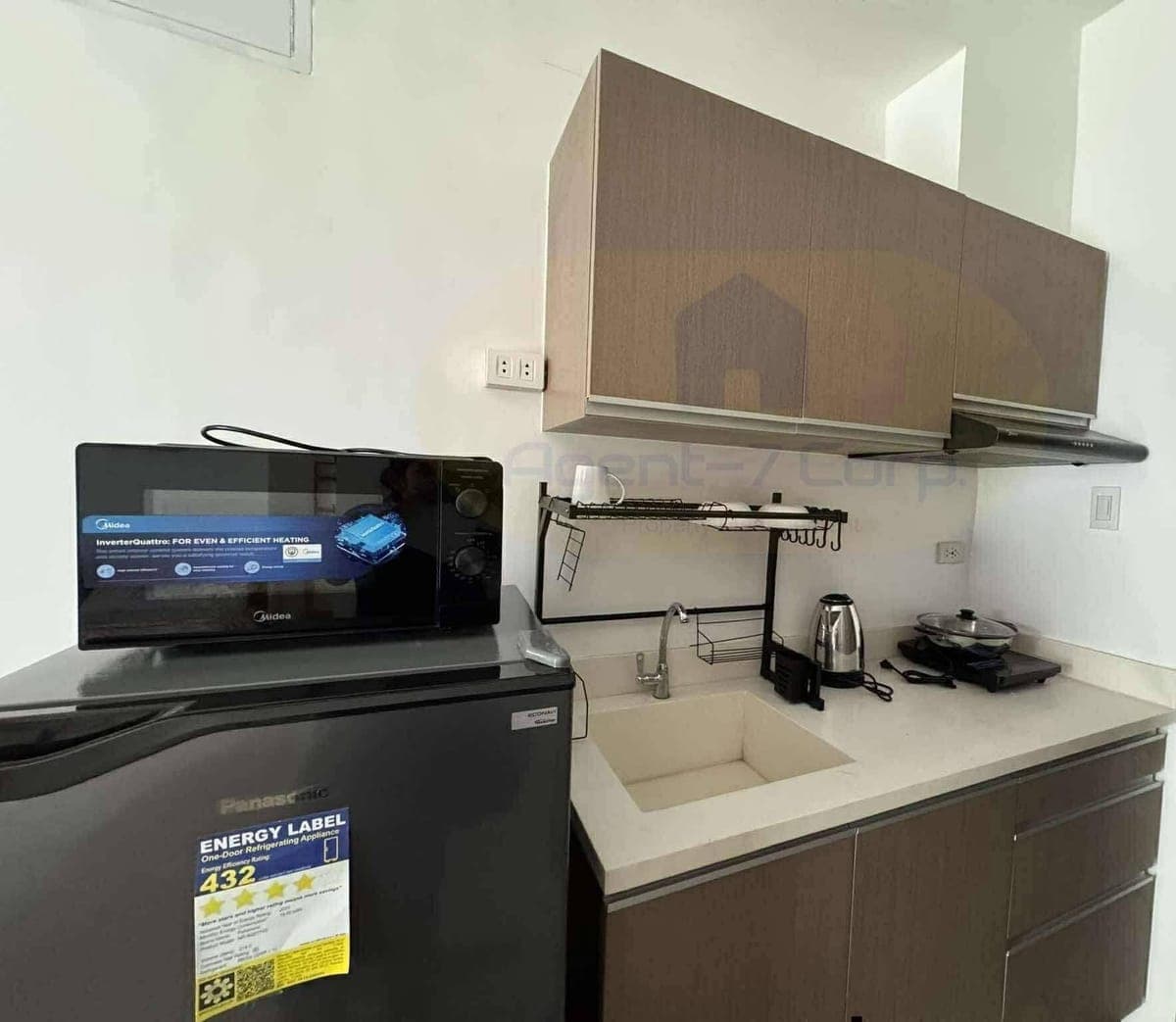 FOR RENT IN WEST JONES RES. - photo 3