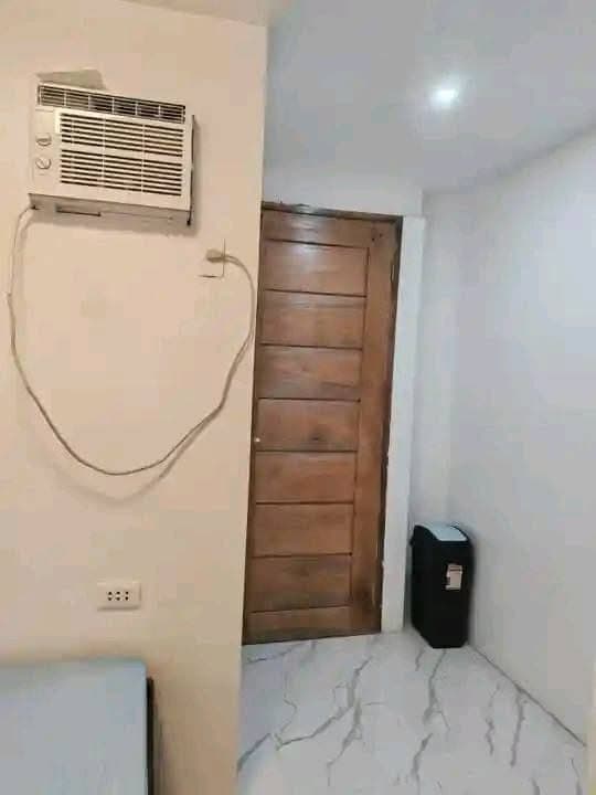 Room for rent along c5 ,malapit sa bgc,market,sm aura ,paunahan nlng po. 2nd floor .4k only . - photo 3