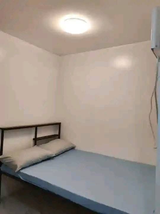 Room for rent along c5 ,malapit sa bgc,market,sm aura ,paunahan nlng po. 2nd floor .4k only . - photo 5