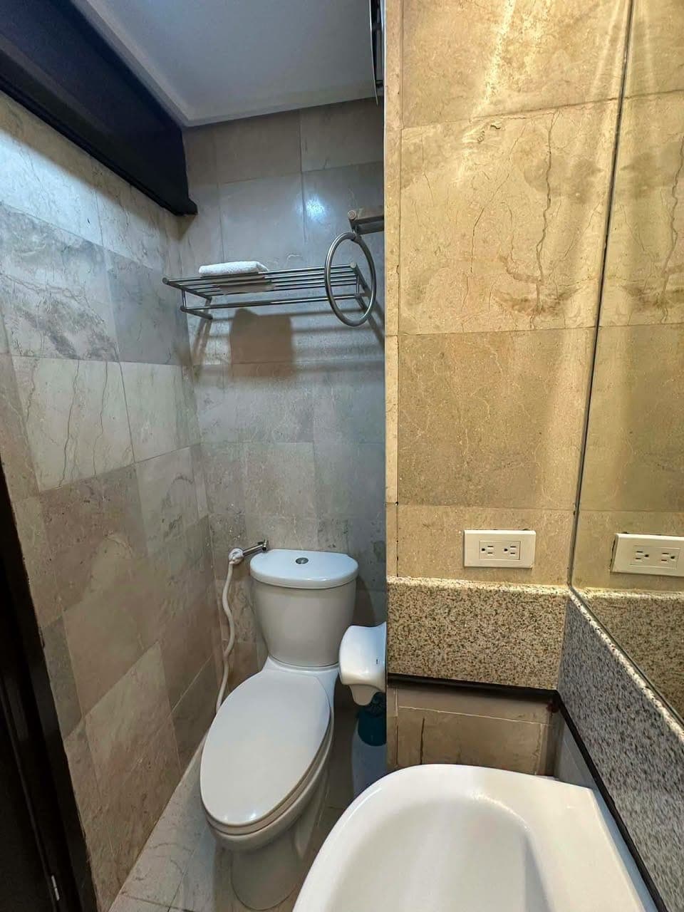 ✨ 𝐅𝐎𝐑 𝐑𝐄𝐍𝐓: FURNISHED STUDIO UNIT with Balcony✨ - photo 5