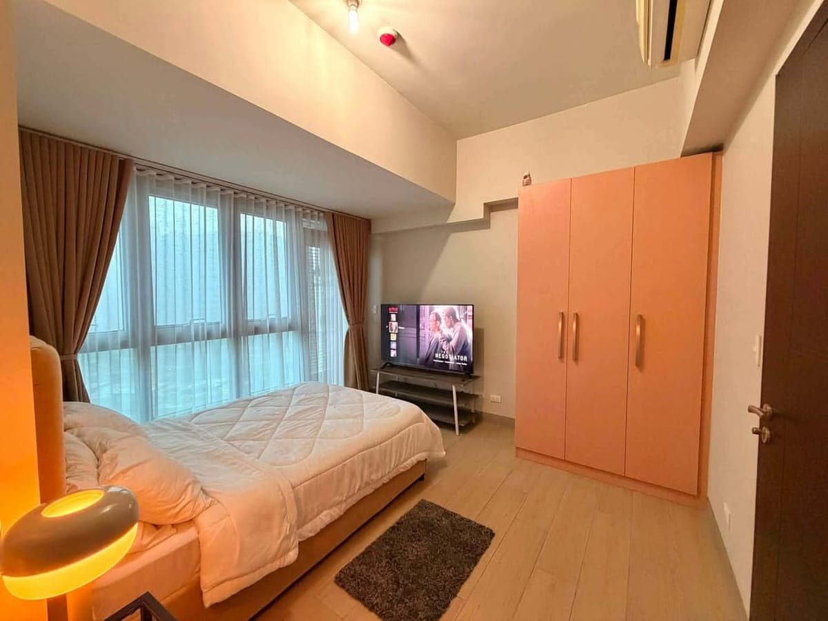 FOR LEASE: 1 Executive Bedroom Unit with Maid’s Room in Uptown Parksuites Tower 2 BGC - photo 5