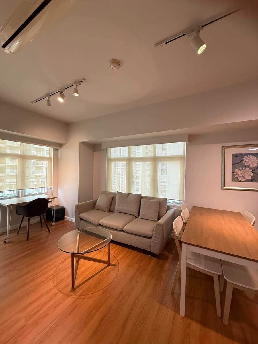 For Lease: 2 BR in The Meranti Tower Two Serendra BGC, Taguig City - photo 2