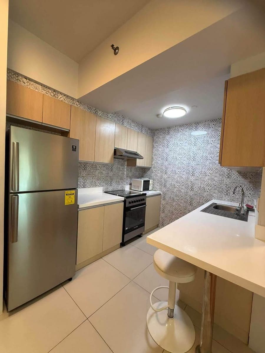 For Lease: 2 BR in The Meranti Tower Two Serendra BGC, Taguig City - photo 4