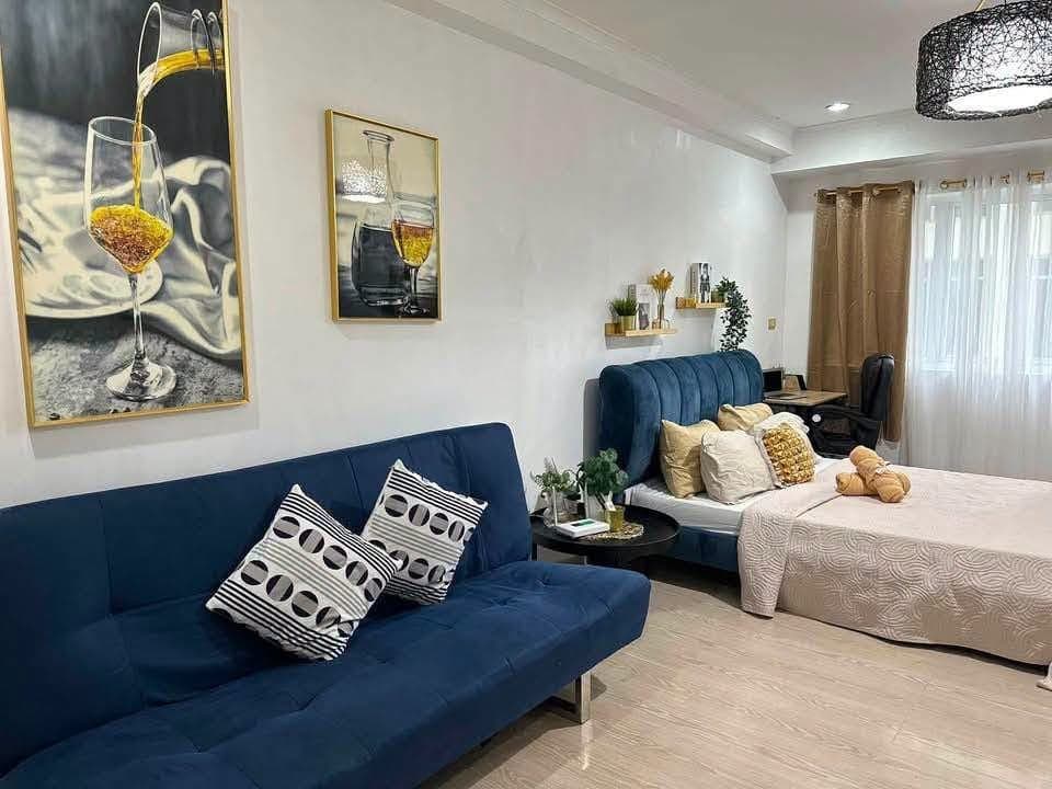 FOR LEASE: Fully furnished Studio unit at SOMA, BGC - photo 1