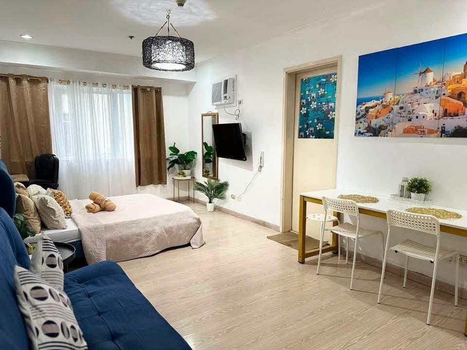FOR LEASE: Fully furnished Studio unit at SOMA, BGC - photo 2