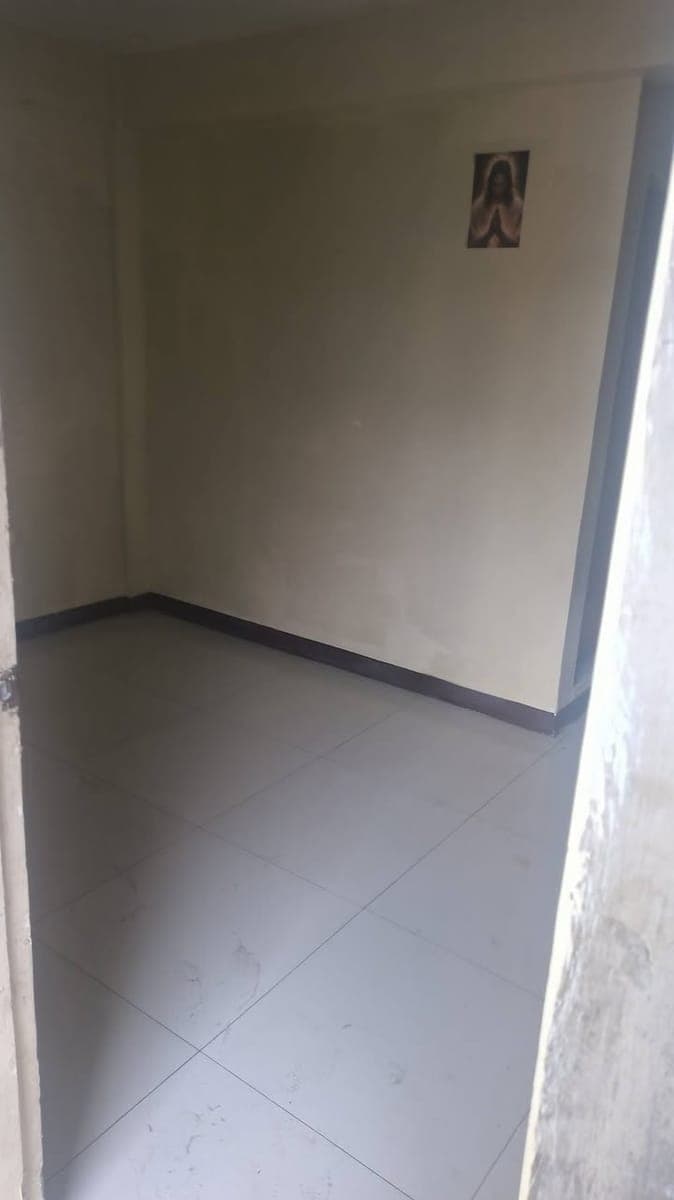 ROOM FOR RENT - VIEWING 8AM TO 7PM - photo 3