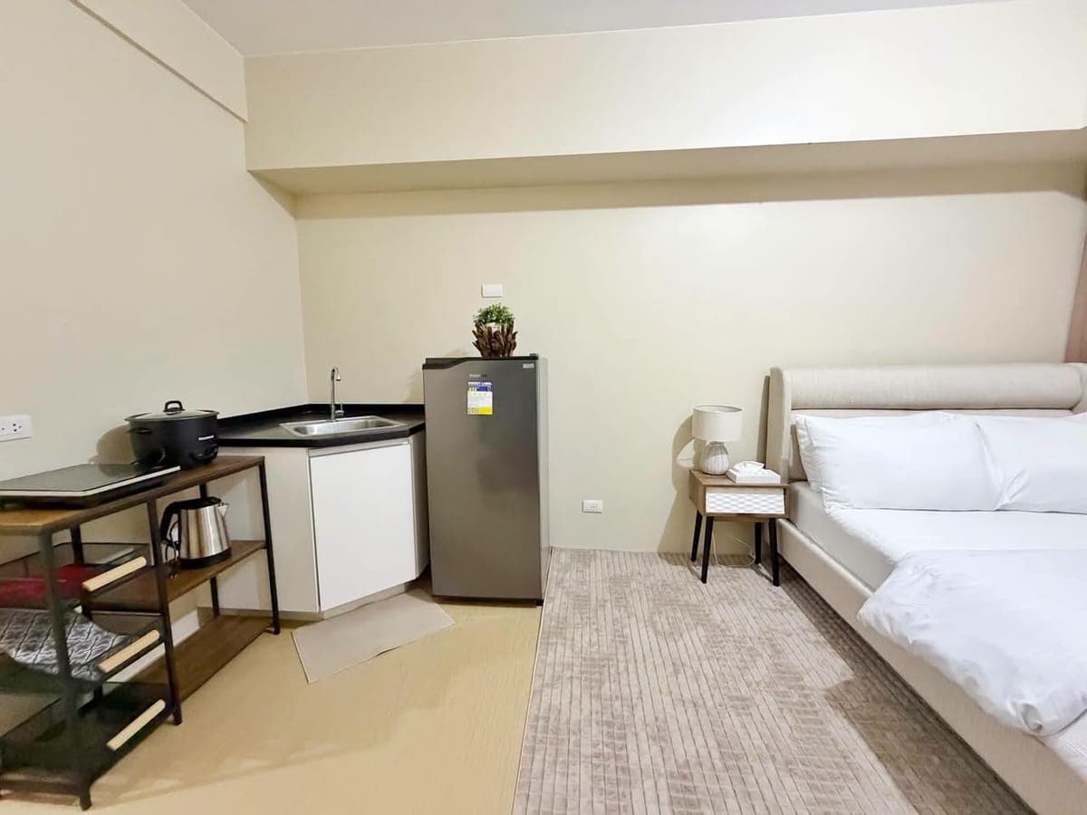 Condo for rent in Aspira, a fully furnished unit located in the heart of the city. Free wifi. - photo 2