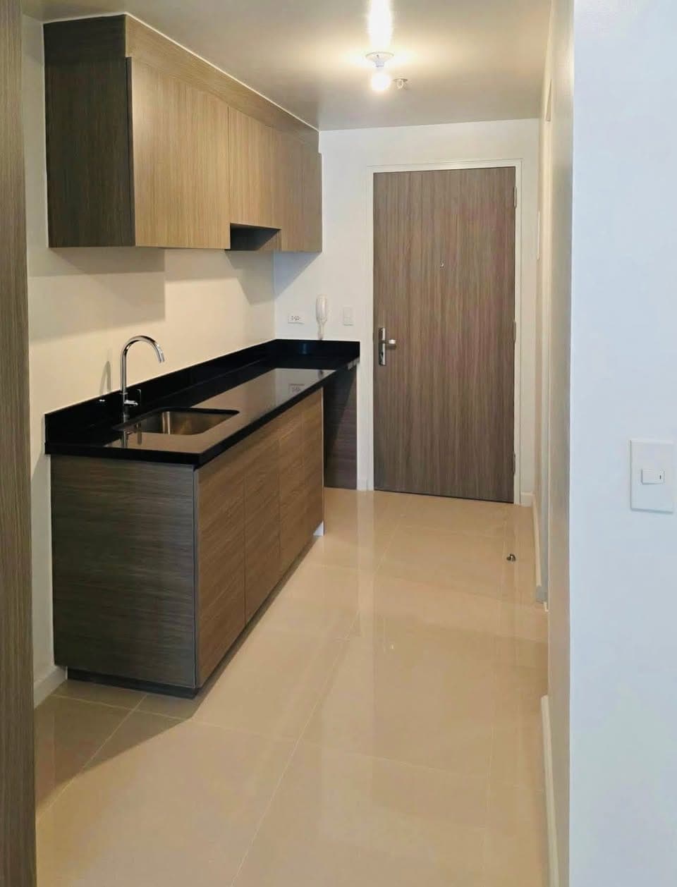 𝙁𝙊𝙍 𝙇𝙀𝘼𝙎𝙀: 𝘽𝙧𝙖𝙣𝙙 𝙉𝙚𝙬 𝙐𝙣𝙛𝙪𝙧𝙣𝙞𝙨𝙝𝙚𝙙 𝙎𝙩𝙪𝙙𝙞𝙤 𝙞𝙣 𝙈𝙖𝙣𝙙𝙖𝙣𝙞 𝘽𝙖𝙮... - photo 2