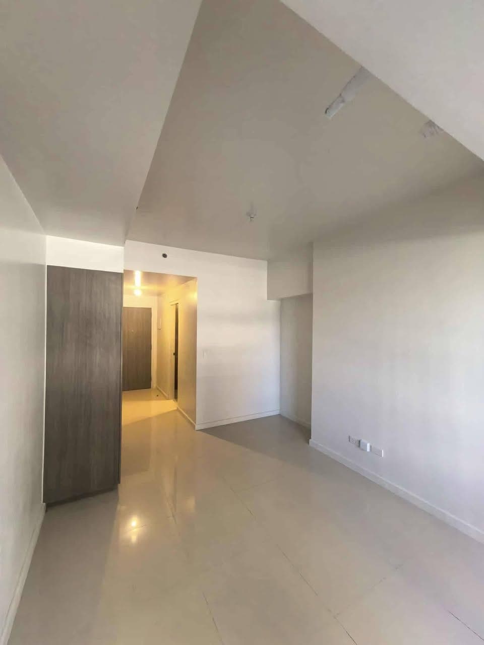 𝙁𝙊𝙍 𝙇𝙀𝘼𝙎𝙀: 𝘽𝙧𝙖𝙣𝙙 𝙉𝙚𝙬 𝙐𝙣𝙛𝙪𝙧𝙣𝙞𝙨𝙝𝙚𝙙 𝙎𝙩𝙪𝙙𝙞𝙤 𝙞𝙣 𝙈𝙖𝙣𝙙𝙖𝙣𝙞 𝘽𝙖𝙮... - photo 4