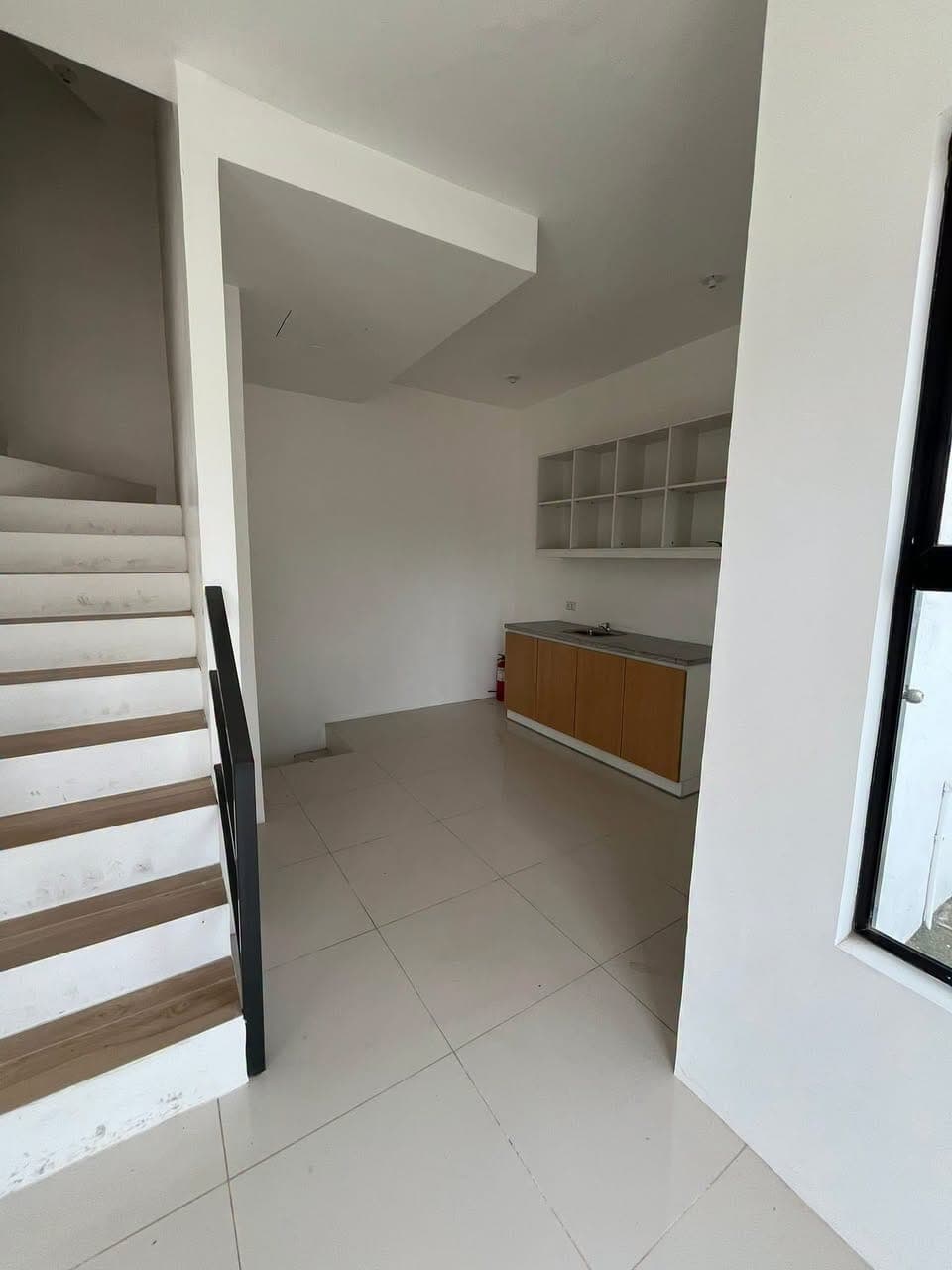 FOR RENT - 3storey brandnew house in TALAMBAN - photo 3