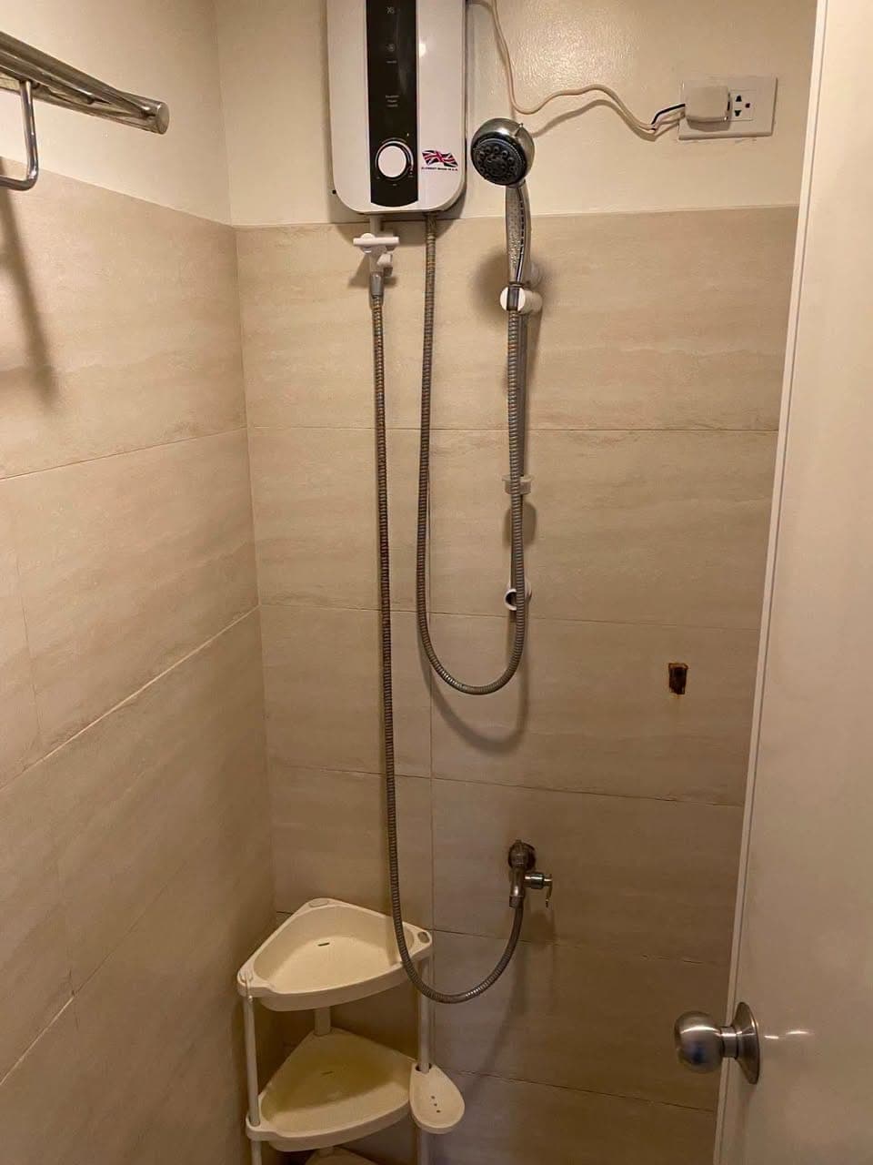 FOR RENT Fully Furnished Studio Unit - photo 4