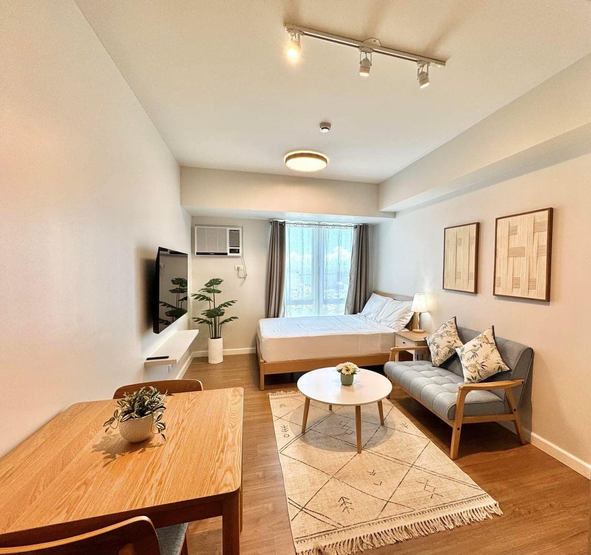 For Rent: Studio at Solinea Tower 4 infront Ayala Center Cebu - photo 1