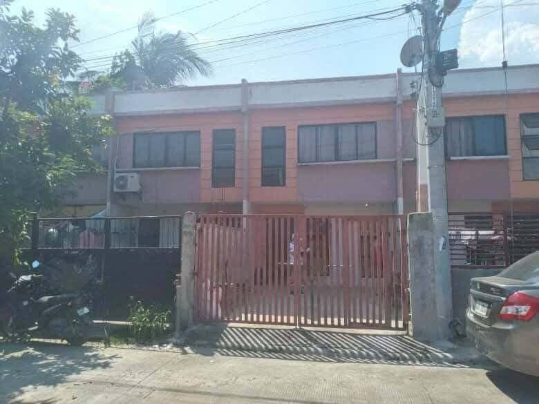 For rent house and lot... 🏠🏠🏠 - photo 1