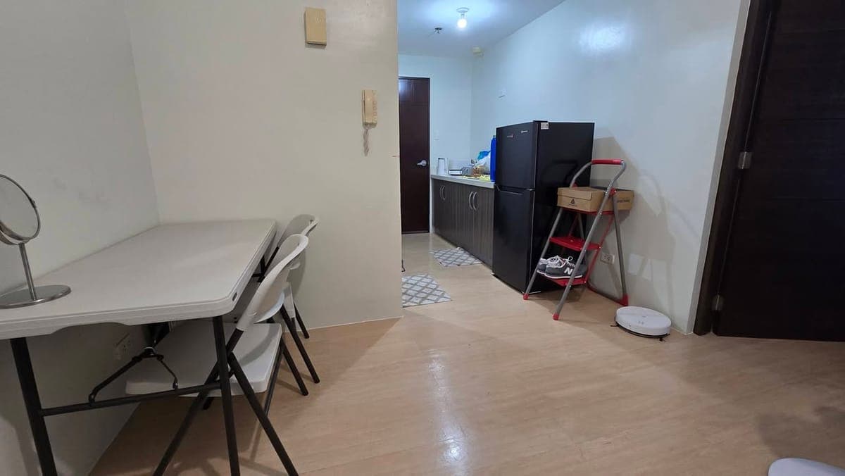 Condo and Parking for Rent - photo 4