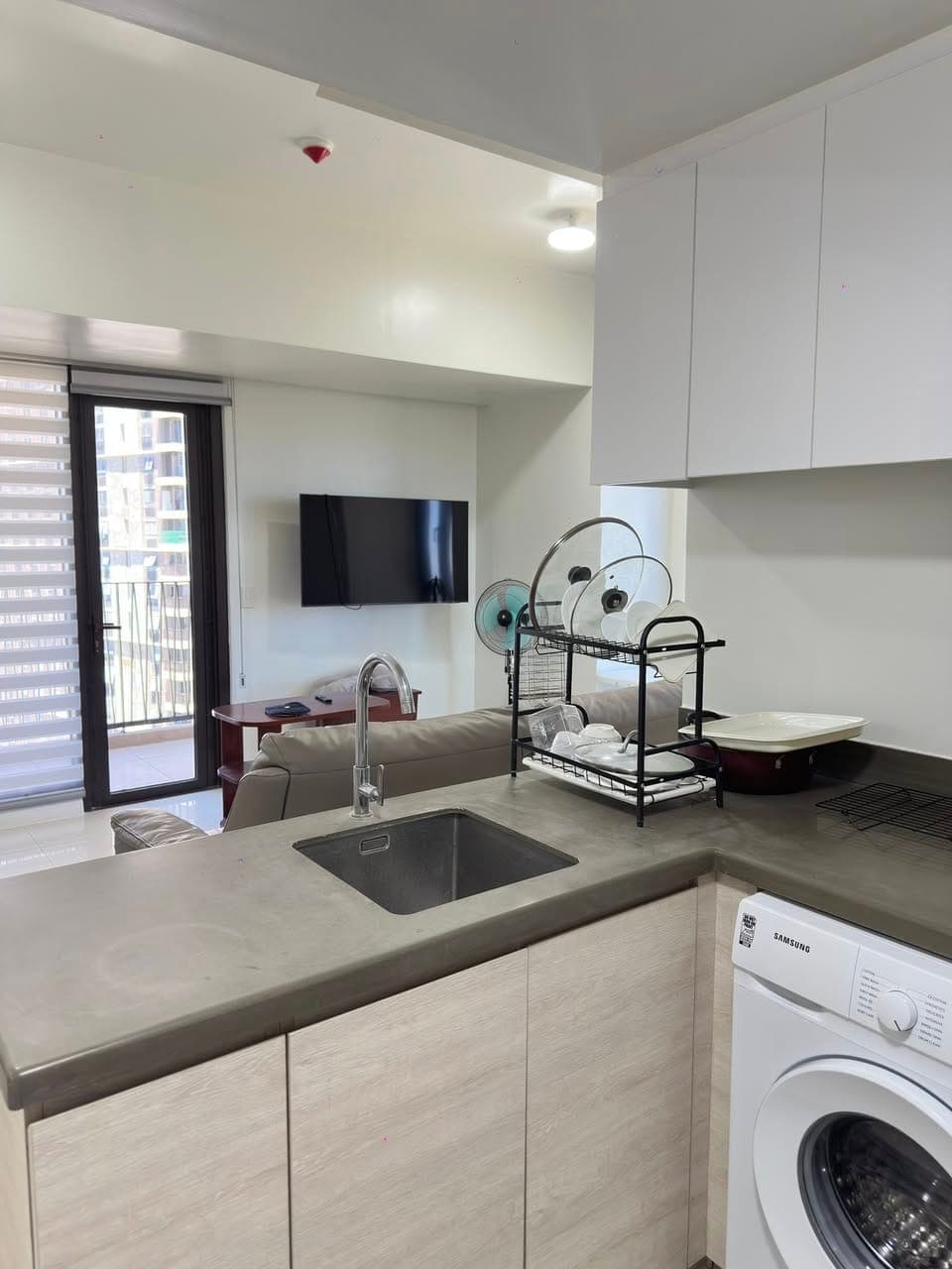 1 BR CORNER FOR RENT ₱40k Include Condo dues ( 57.23 sqm) with extra room - photo 4