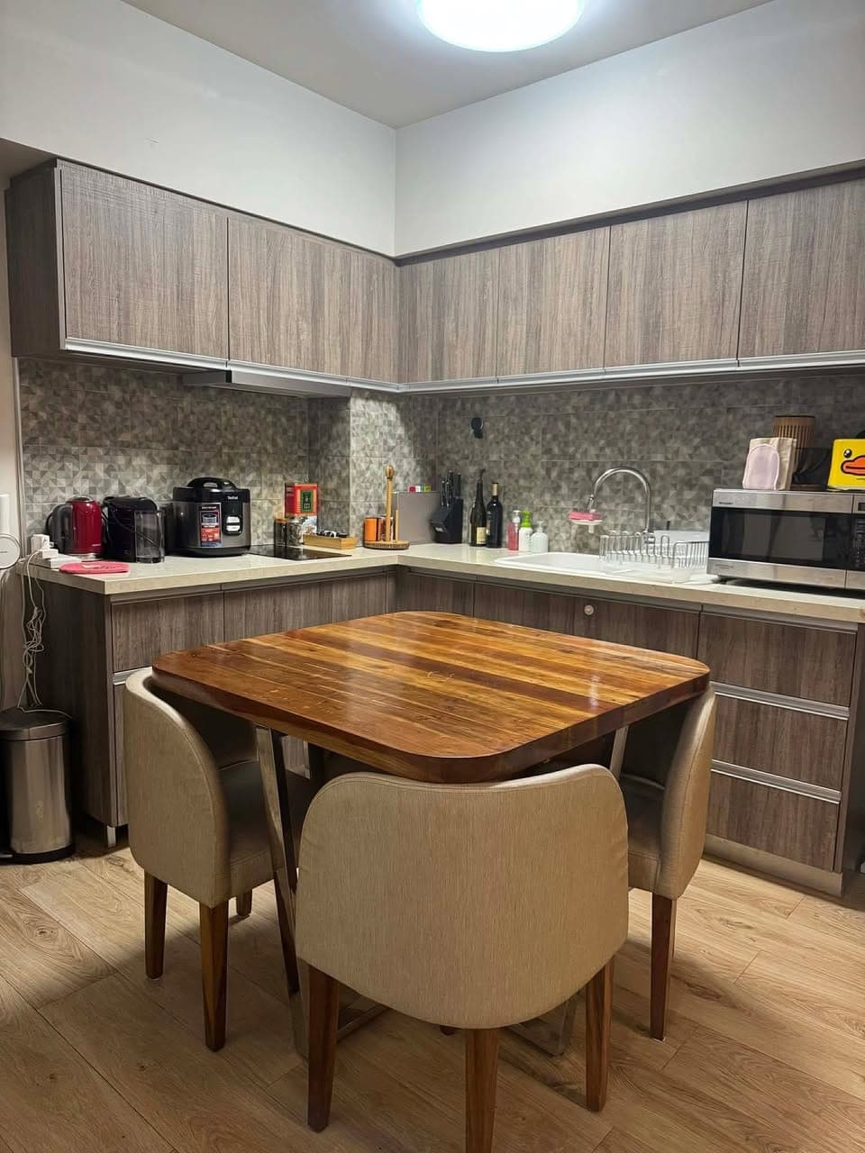 🚨 FOR RENT – PRIME IT PARK CONDO! - photo 2