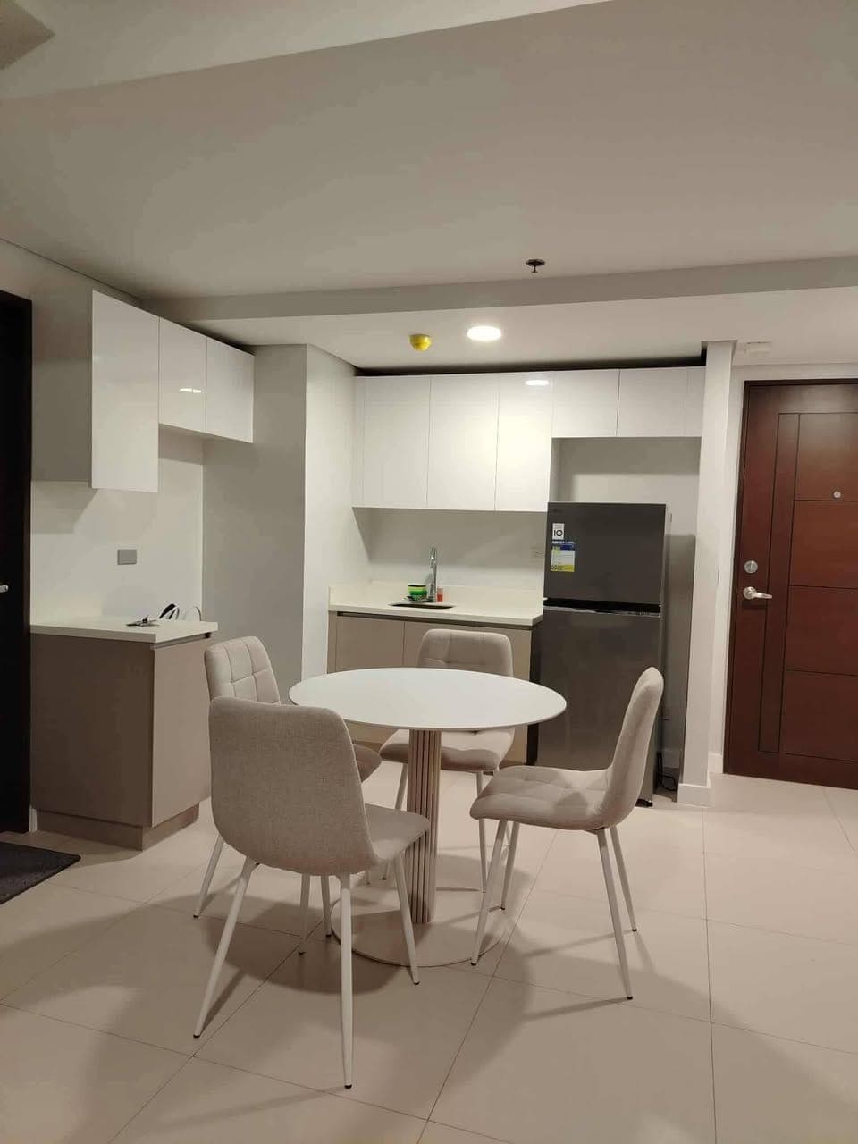 FOR RENT: 1-BEDROOM UNIT - photo 2