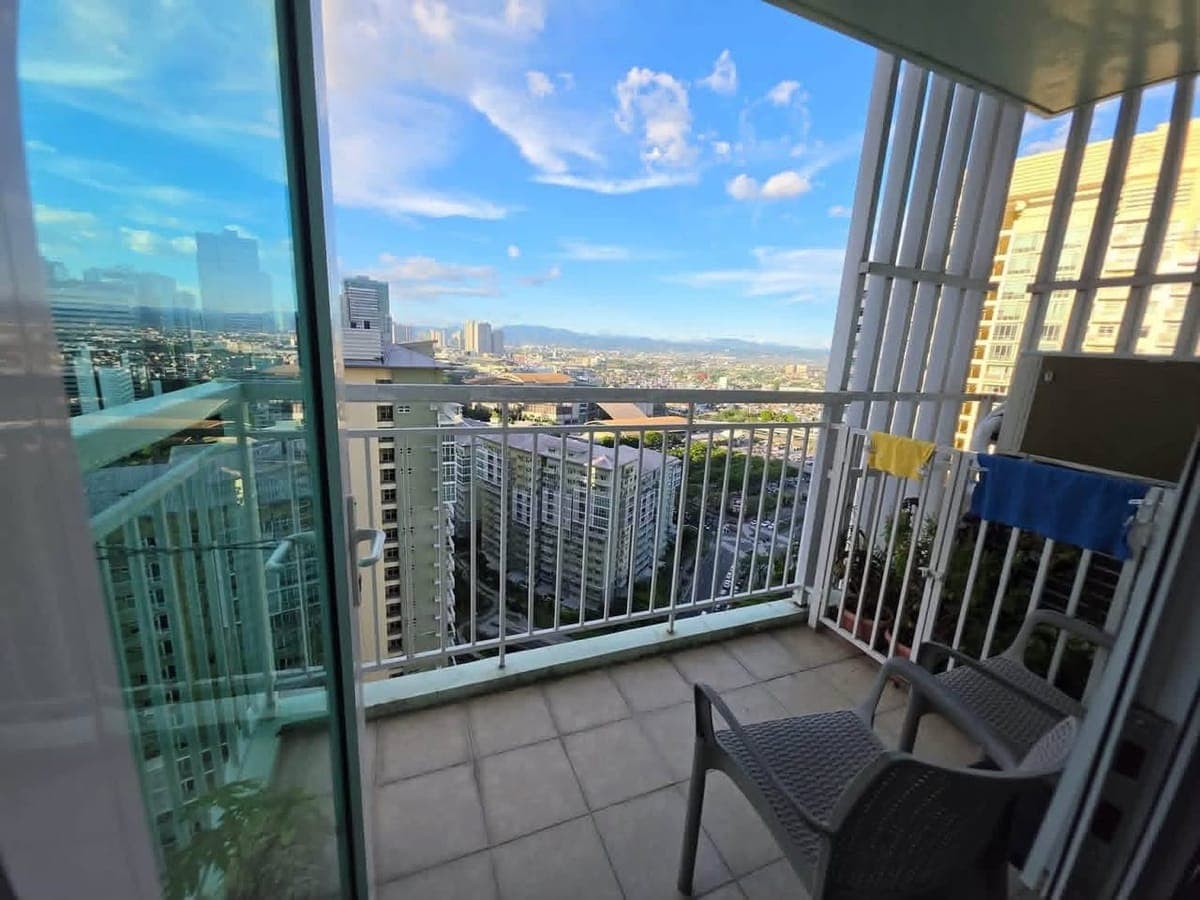 For Lease: Fully Furnished 1 Bedroom Unit with balcony at Two Serendra, BGC - photo 2
