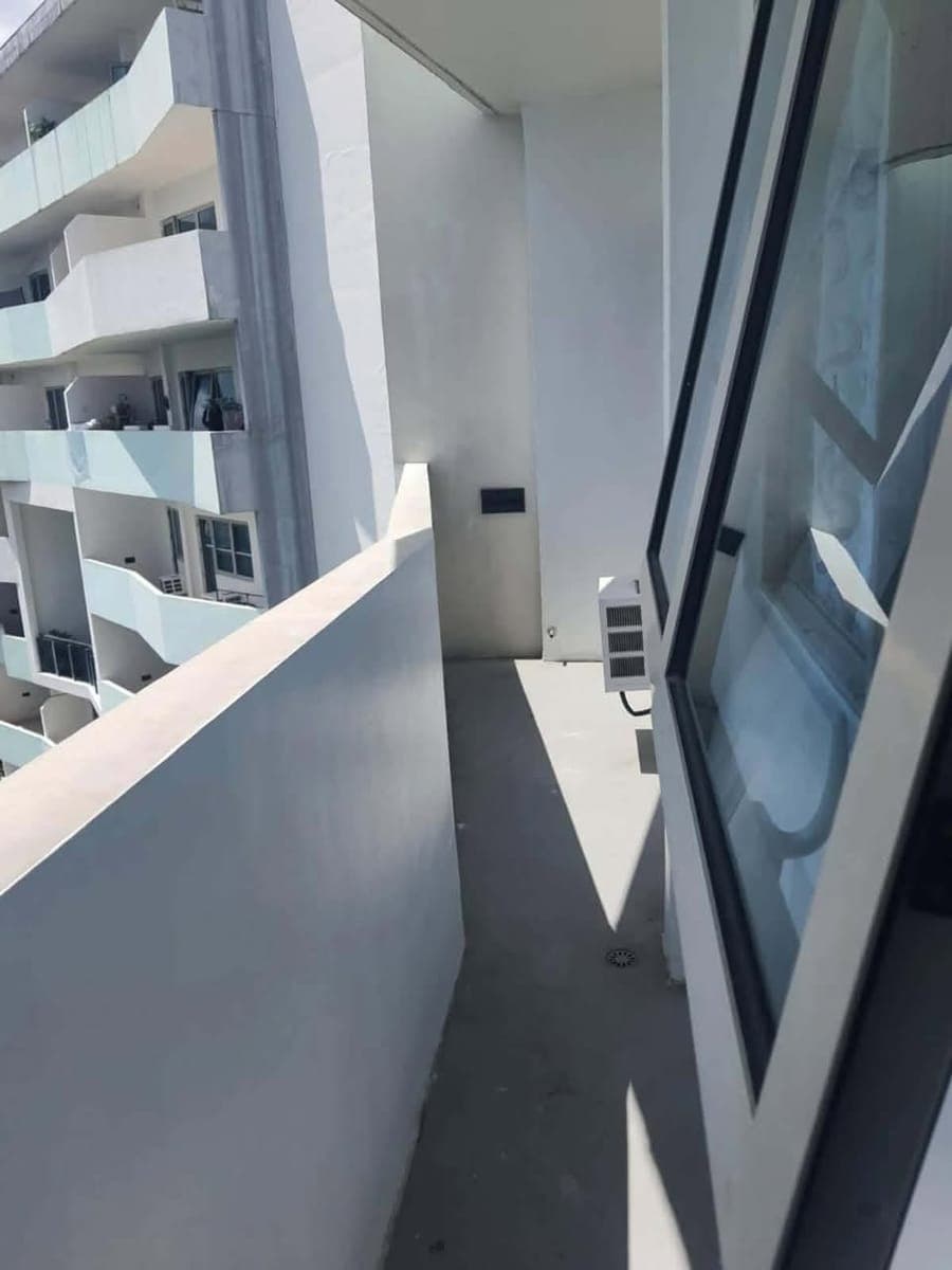 ‼️2 BEDROOM SEMI FURNISHED UNIT  with BALCONY and  PARKING for LEASE and SALE ‼️ - photo 2