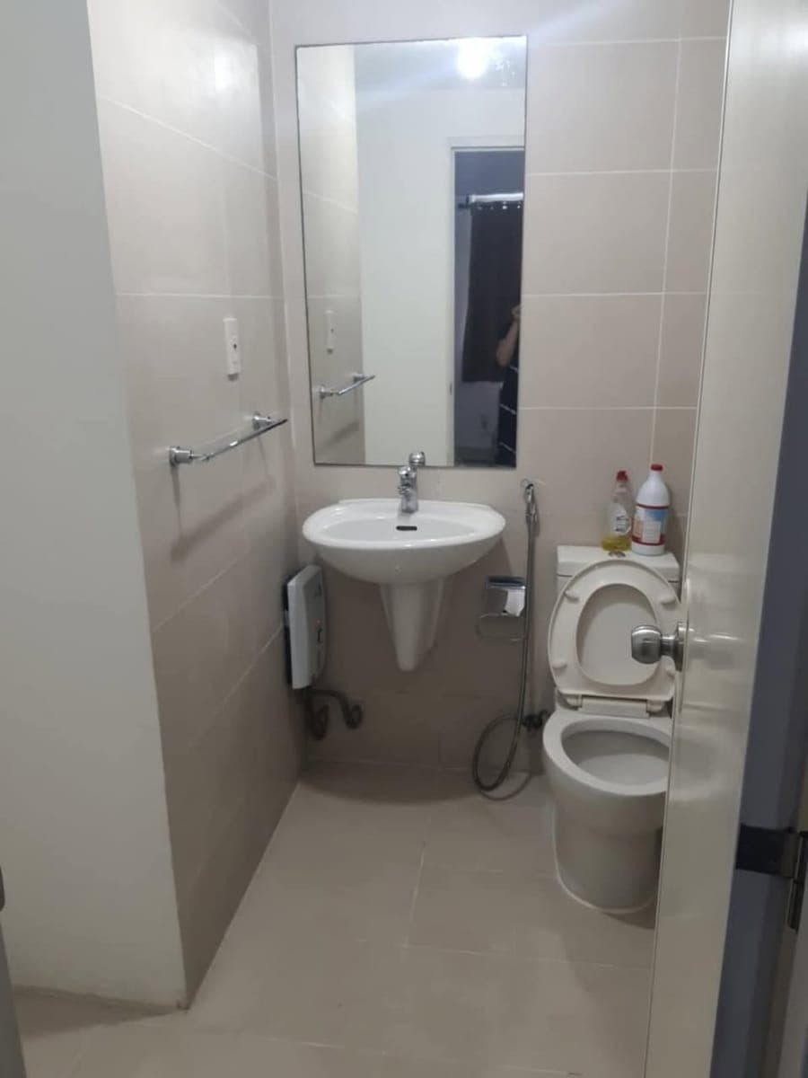 ‼️2 BEDROOM SEMI FURNISHED UNIT  with BALCONY and  PARKING for LEASE and SALE ‼️ - photo 5
