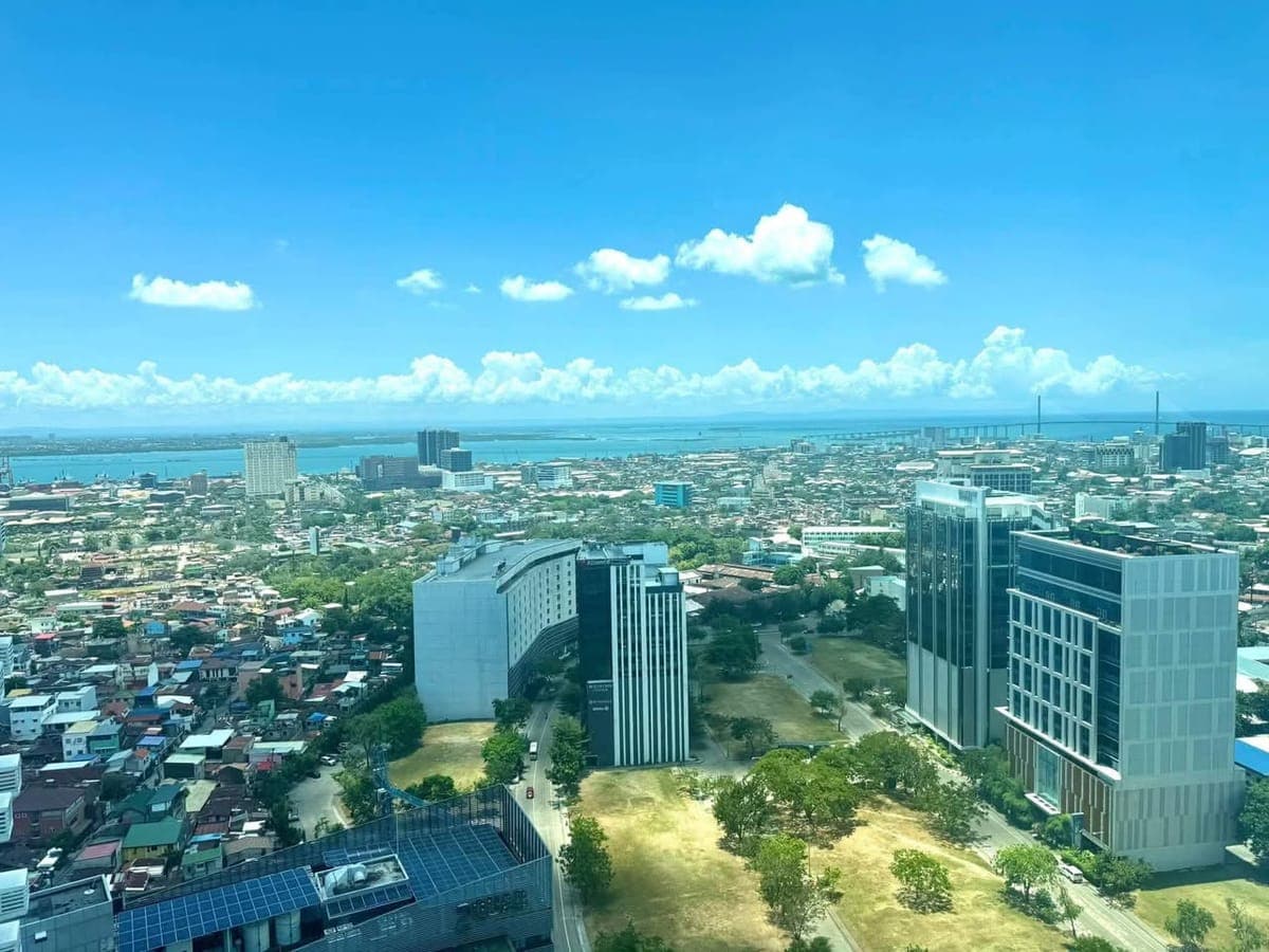 For Rent: Studio at Solinea Tower 4 infront Ayala Center Cebu - photo 1