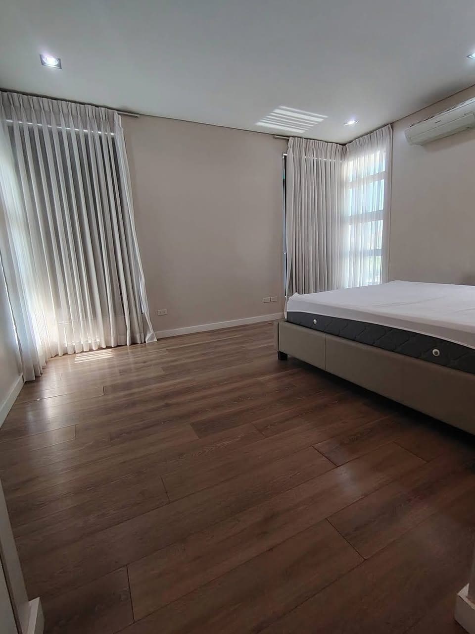 Direct Listing - photo 4