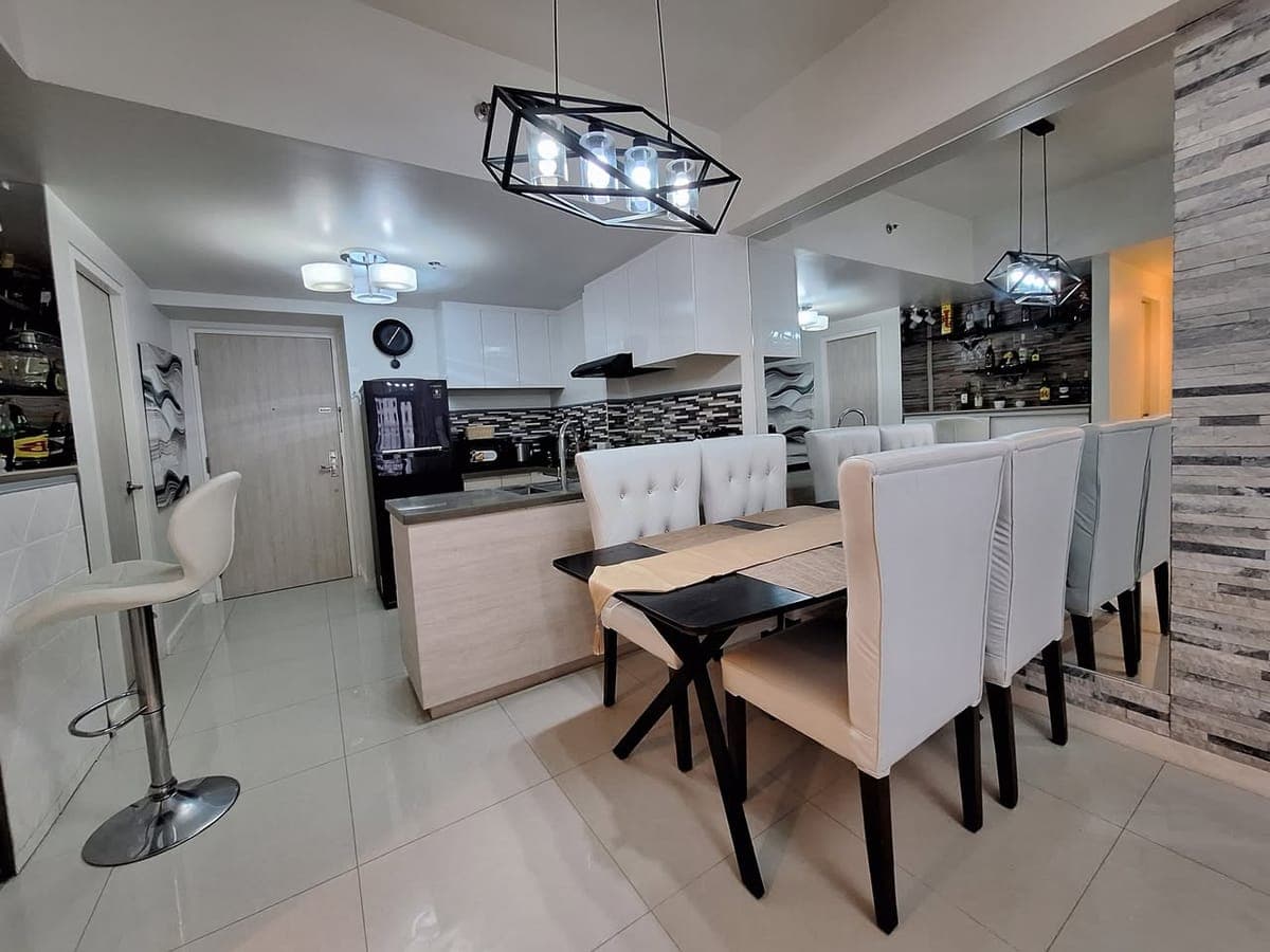 **For Rent P60,000 per month : 2 Bedroom Unit + maid room at Mandani Bay Suites, Mandaue City, Cebu** - photo 3