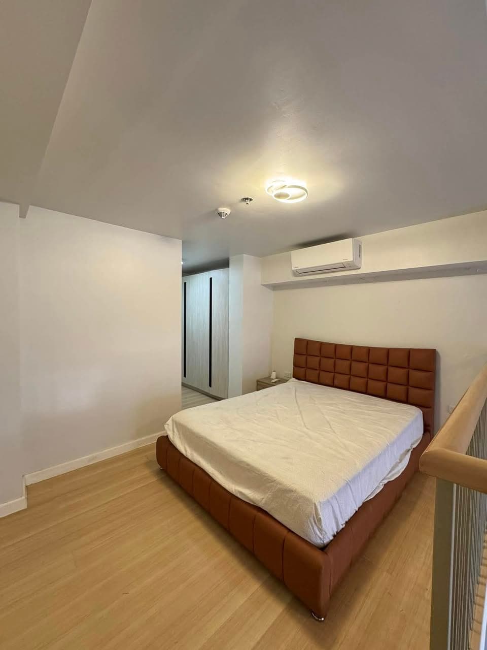 For Rent 1 Bedroom Loft Type Unit in Mandani Bay Suites Tower 2 - photo 3